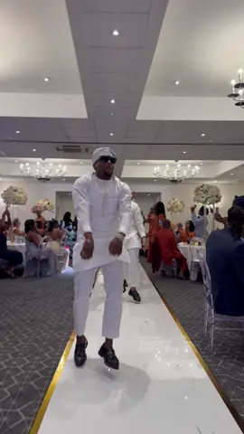Best Groomsmen Dance Ever 🔥🔥🔥🥰 #fyp #foryoupage❤️❤️ #goviral  #goviraltiktok #akinsanmiakinlabi @Dfabulouss @bellanaija @djseanmusic 