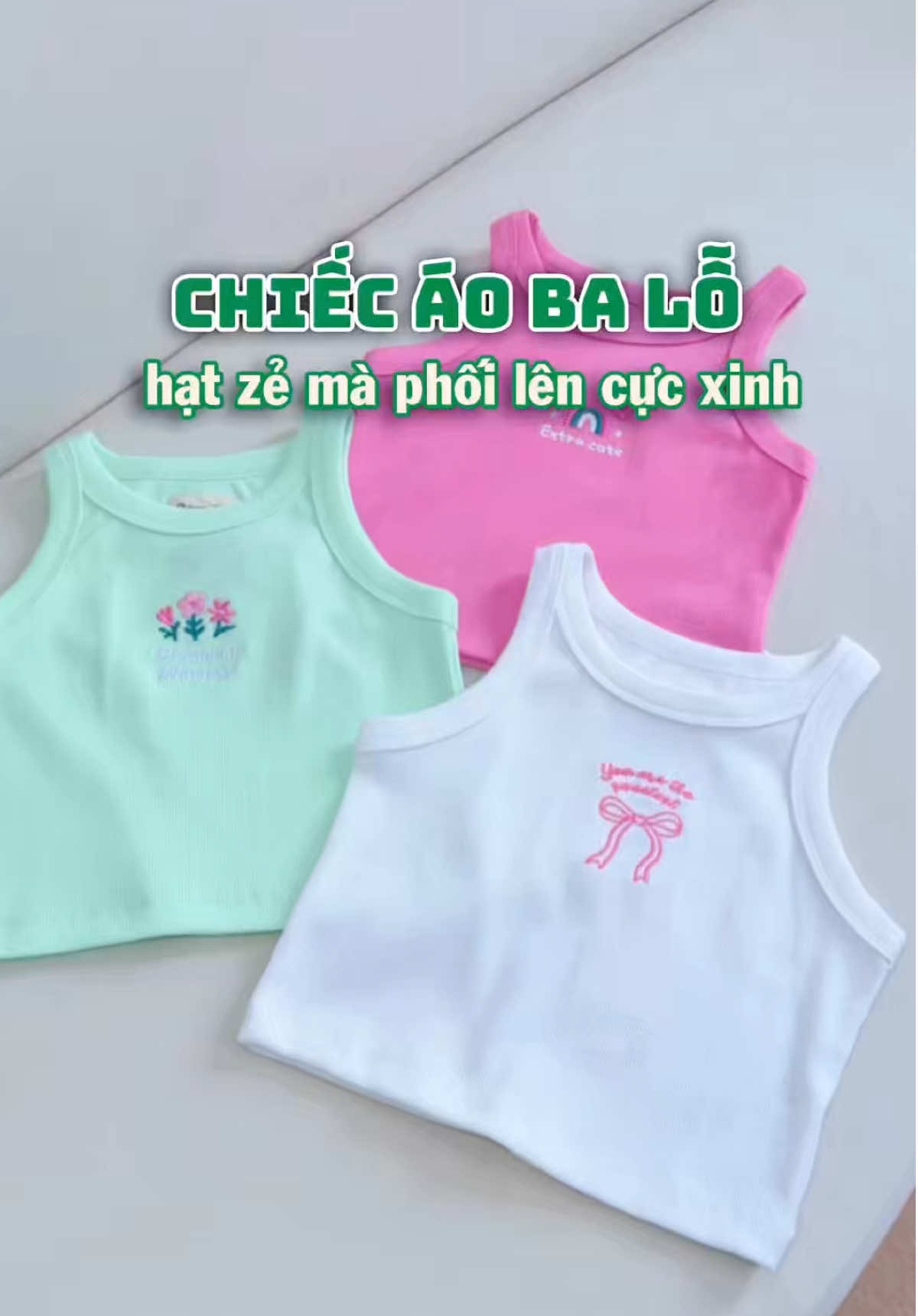 Chiếc áo ba lỗ dành cho bé gái basic mà phối đồ cực xinh 