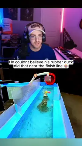 The rubber duck trolled him #kickstreaming 