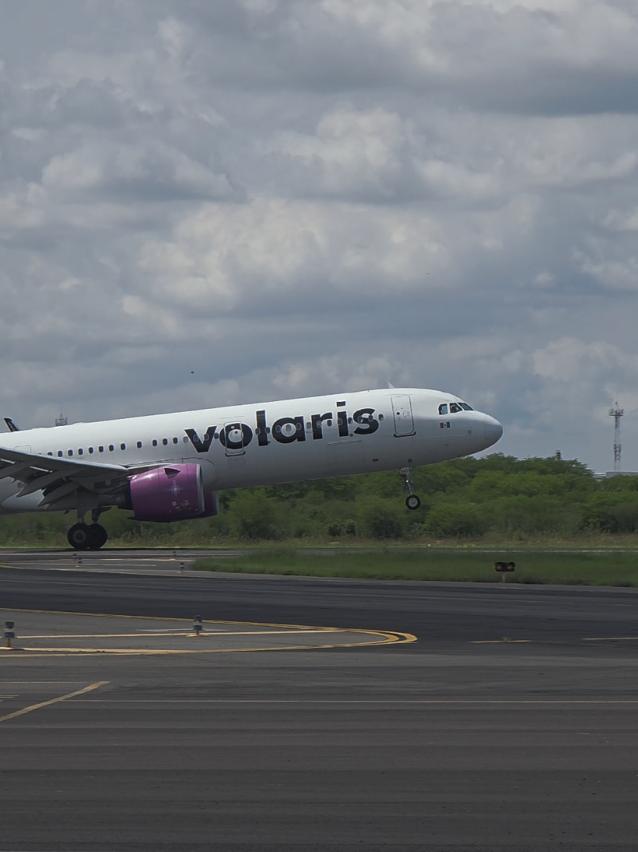 Despegue A321Neo de Volaris #a321neo #aviationlovers #culiacan #aviationspotter #avgeek 