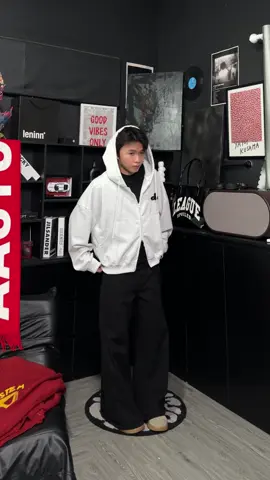 [2 MÀU MỚI] THICKIE HOODIE ZIP - Áo khoác nỉ 2 da thêu nối (Có túi trong) Whose...  #aokhoac #hoodie #hoodiezip #hoodienibong 