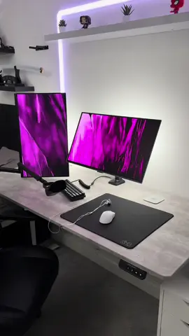 Should I go back to white desk? 🤔 #setup #compsetup #oled #techtok #fyp 