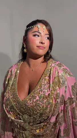 Nouvelle robe Chaouia Grand taille ! 🥰 @Lalacaftane @Ins_makeup #chaouia🇩🇿 #chaoui #mariage 