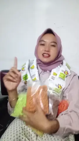 yuuhuu penasaran kan dengan makroni @rasa.teman  rasa bersahabat 😁😋 tunggu nnti d keranjang kuning nya ya gaes 💃💃 @Kalimanja Tasik 