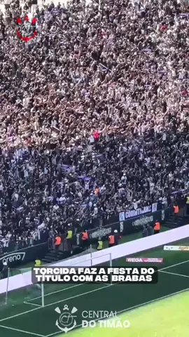 Festa do título! 💜🏴🏳️ Confira a comemoração da Fiel no momento do hepta do Campeonato Brasileiro Feminino. 🎥 Rodrigo Oliveira / Central do Timão #corinthians #centraldotimao #timao #sccp #coringao  