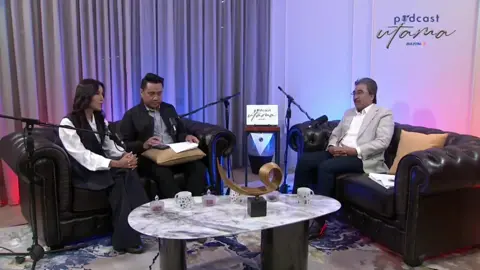 “Isu Kg Sungai Baru bukan sekadar cerita kosong di media sosial. Banyak fakta sudah dijelaskan dengan terperinci oleh YB Johari Ghani dalam podcast khas. 👉 Dengar sehingga habis baru boleh buat kesimpulan. Kalau dengar separuh, separuhlah yang difahami. Dari situ mulalah tokok tambah cerita yang tak betul, sedangkan penjelasan sudah pun diberikan dengan jelas. Jangan sebarkan naratif separuh masak. Fakta ada, penjelasan pun ada — tinggal kita nak terima atau masih nak buat cerita sendiri.” --- #KgSungaiBaru #JohariGhani #FaktaBukanAuta #KualaLumpur #IsuSemasa
