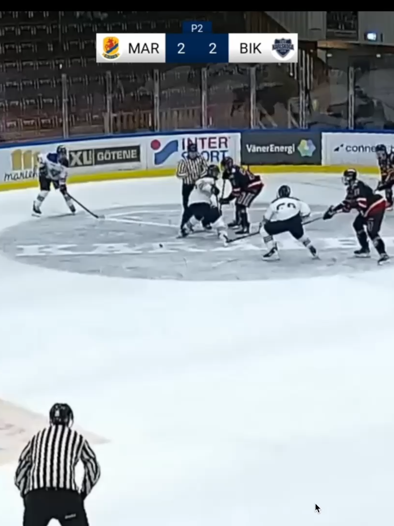 Mål wilmerolmats.  Assist. olle.anderss0n och algot_bonander #juniorhockey #hockeygame #hockey #hockeyplayer #hockeypracticedrills