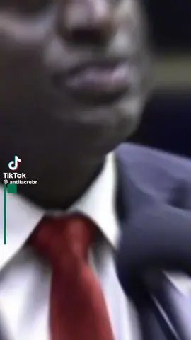 Veja esse vídeo porque se contar a gente não acredita. 