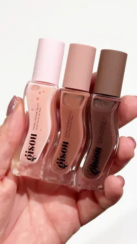 New @Gisou Honey Infused Lip Oil shades for Fall are coming soon! 🤎🧸 * 𝘈𝘋 / 𝘨𝘪𝘧𝘵𝘦𝘥 𝘱𝘳𝘦𝘴𝘴 𝘴𝘢𝘮𝘱𝘭𝘦𝘴 #gisoulipoil #honeyinfusedlipoil #glazedlips #brownlipgloss #gisou 
