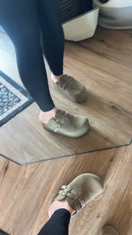I mean come on #projectcloud #womensclogs #memoryfoamshoes #womensshoes 