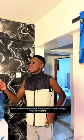 Ati enda uvae viatu kwanza ndio ukuje😂😂 @Rine Cate 💜 #fyp #funny #laugh #kenyantiktok🇰🇪 #fun 