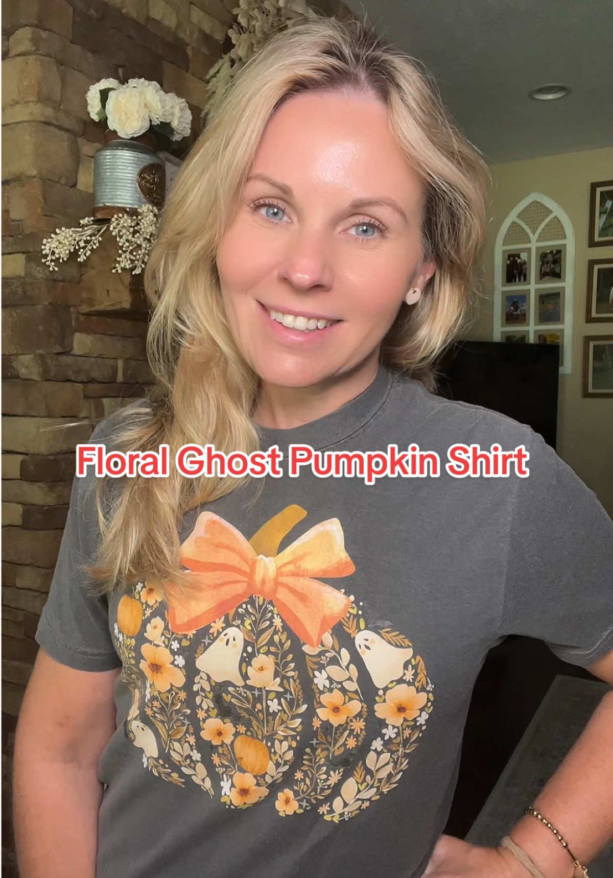 Floral Ghost Pumpkin Shirt @PoppyRosePrintCompany  #fallshirt #pumpkin #fallfashion #halloween #pumpkinseason 