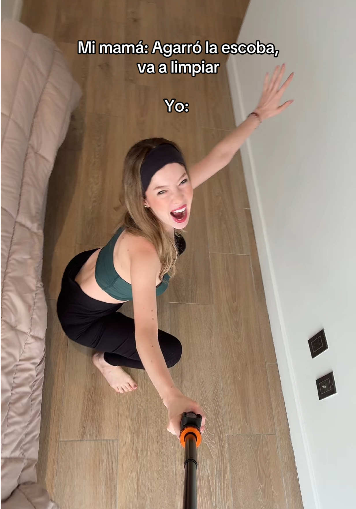 JAJAJA yo solita traigo un desastre 😂