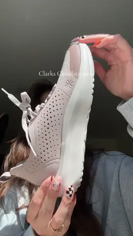 Clarks cloudsteppers did not disappoint! Honestly some of the most comfortable and cute sneakers! 👟 #clarkscloudsteppers #cloudstepper☁️ #sneakers #qvc #qvcfinds 