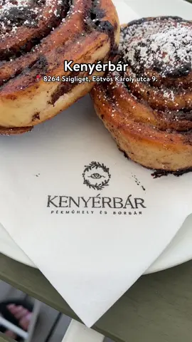 Isteni focacciák egy régi, de hangulatos pincében? Ez a Kenyérbár Szigligeten. Reggeli, kovászos kenyér és egyéb finomságok tele szeretettel. 🥨 #welovebalaton #balaton #szigliget #kenyérbár #mutimiteszel 