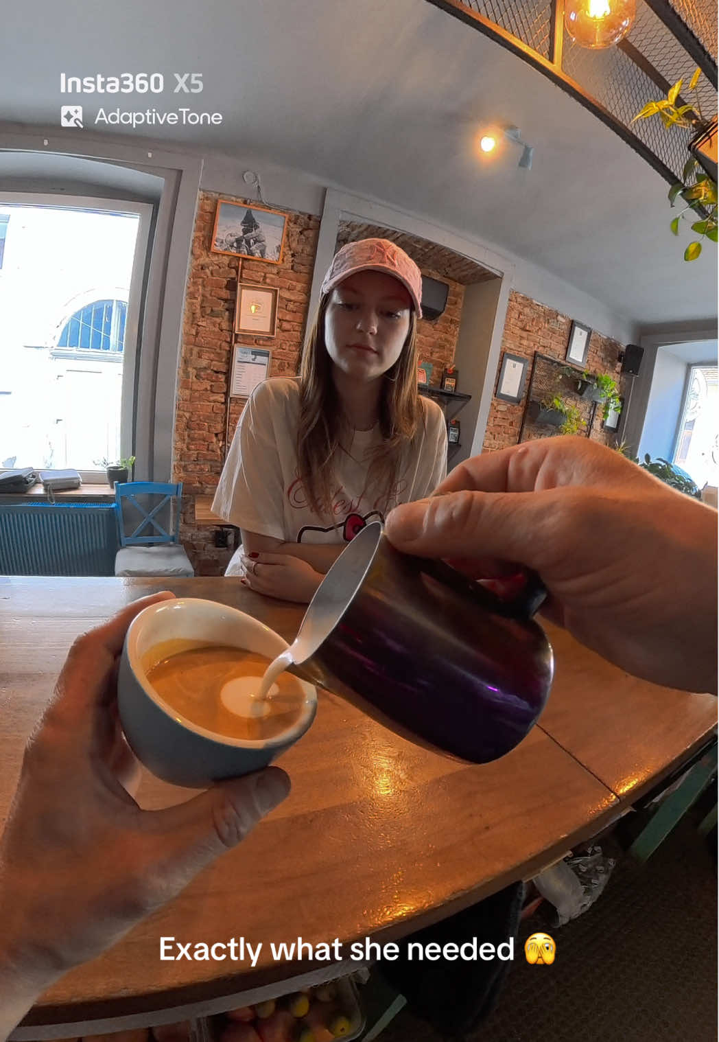 Exactly what she needed! @antonia #@The Bean insta360x5 #latteart #specialtycoffee #sundays 