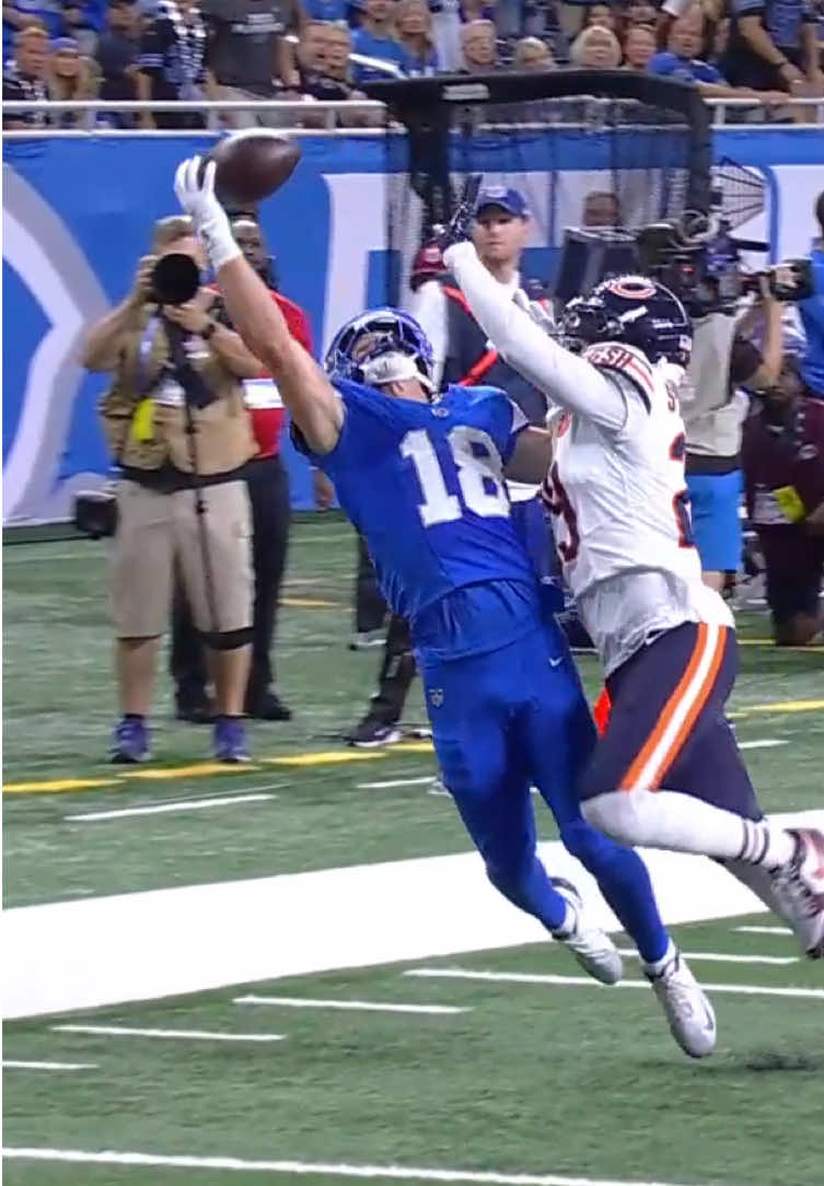 guy just generating highlights out here 🔥 #isaacteslaa #detroitlions #nfl @Detroit Lions 