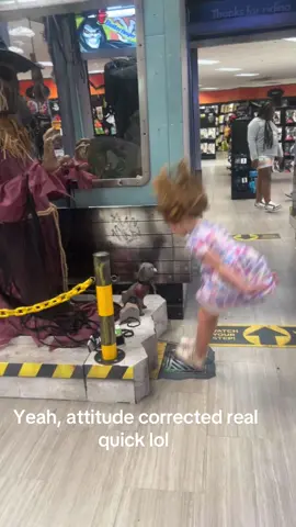 #spirithalloween #halloween #prank #scareprank #kids 