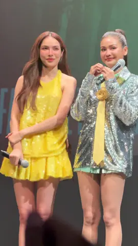 This guapa is so cute. Englot! Englot! Englot! #1stFanmeetENGLOTinBarcelona #ENGLOTinfinityTourinEUROPE25 #อิงฟ้ามหาชน #ชาล็อตออสติน #อิงล็อต