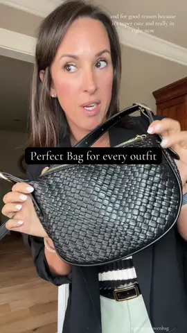 This purse is the statement piece your wardrobe’s been waiting for. #wovenbag #purse 