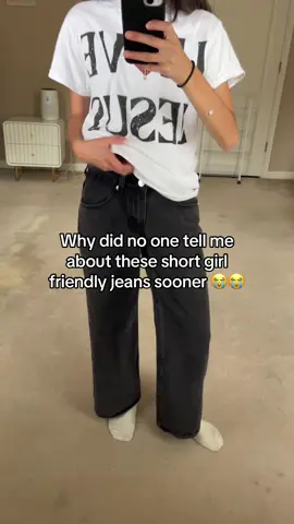 Like I’ve been needing these type of jeans 😞