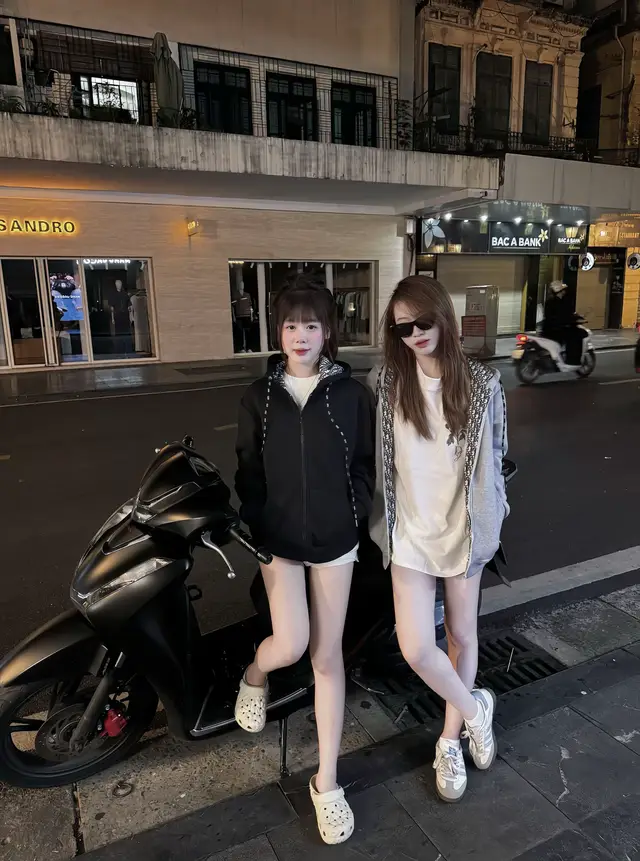 Từ bỏ giang sơn như hoạ, đổi lại nụ cười tự như hoa 