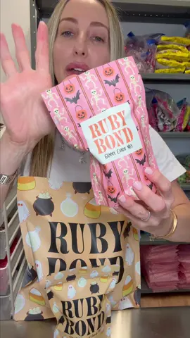 The BEST Halloween candy to gift, receive, or treat yourself 🍭🍬💕 #rubybond #candy #halloweencandy #pinkaesthetic 