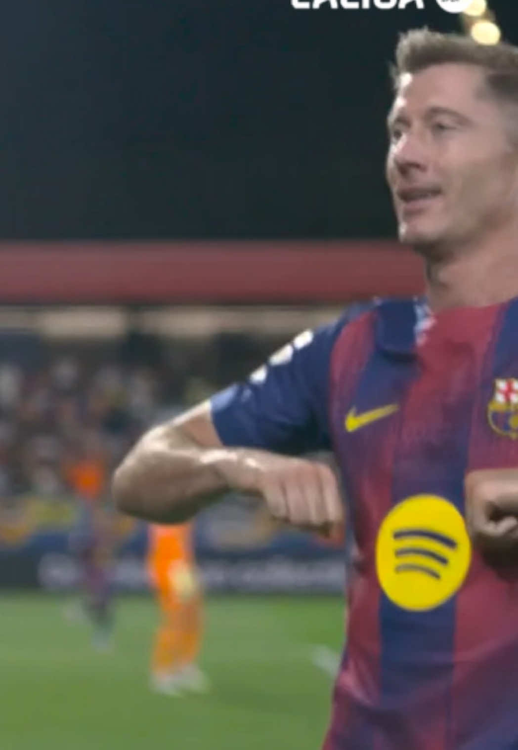 The Goal Machine scores 5-0 🤜🤛 #laligahighlights #fcbarcelona #lewandowski 