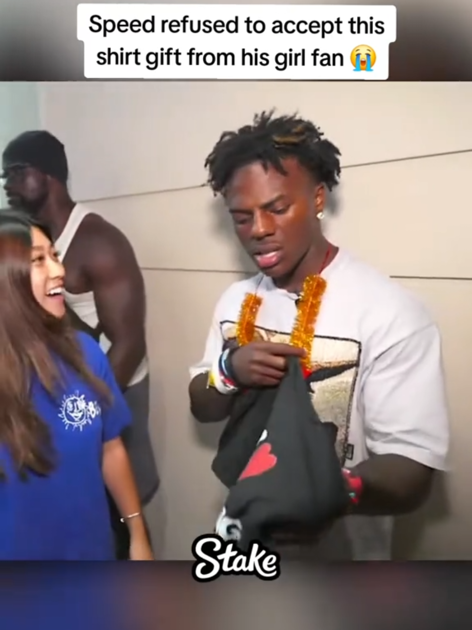 Speed refused to accept this shirt gift from his girl fan 😭 #ishowspeed #fyp 