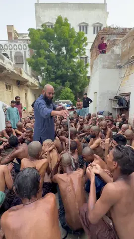 ITNY ZIYADA LOGO KO NHELANA ASAN NAHI HY