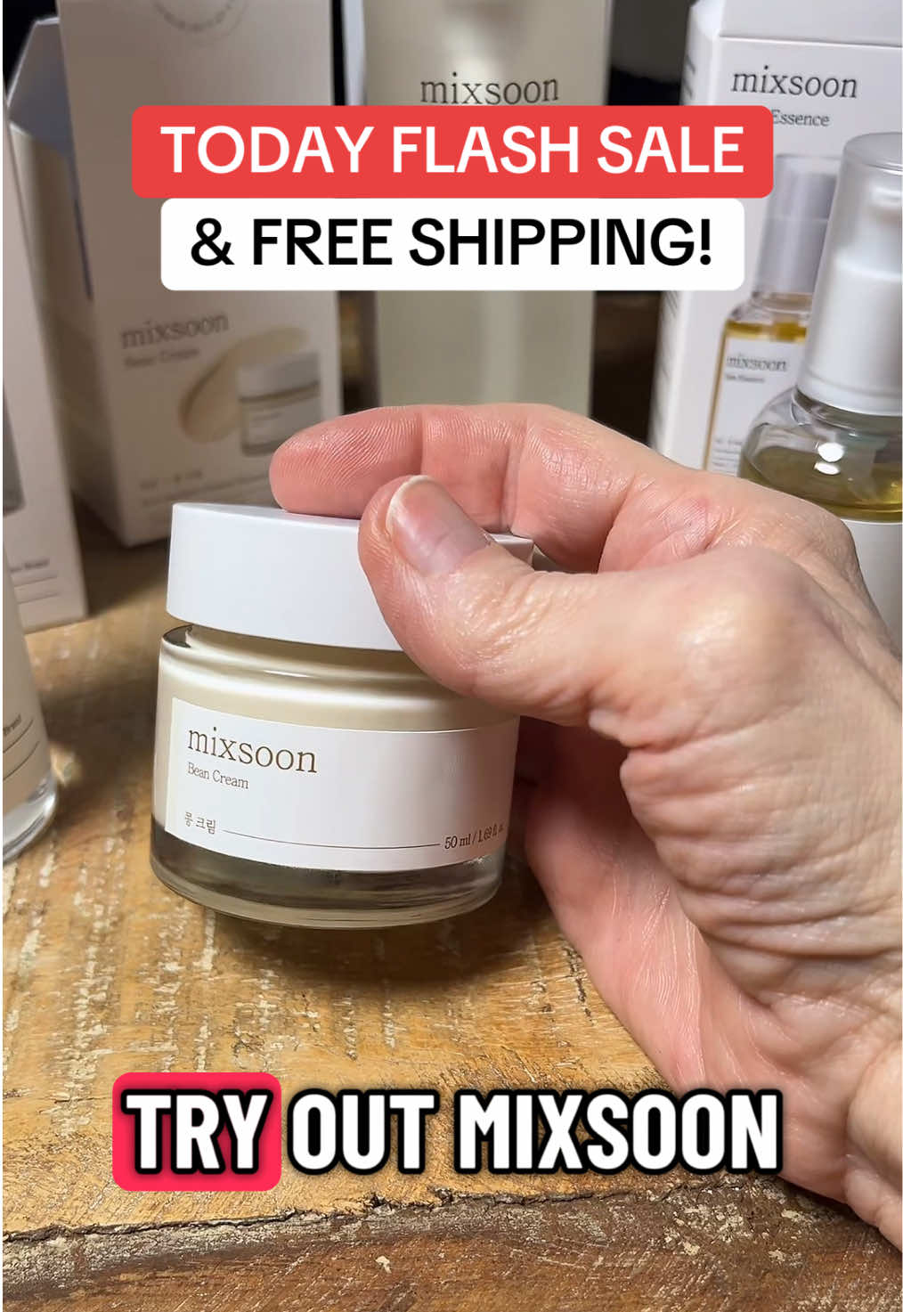 This is the Mixsoon glass skin essential skin care routine set, which includes the bean cleansing oil, the Centella cleansing foam, the Centella Asiatica Toner, the bean essence and the bean cream. The sale today has this entire set at more than 50% off with free shipping. If you was ever thinking about trying it, this would be the time. #skincare #skincareroutine #koreanskincare #superbrandclub #glassskin @mixsoon 