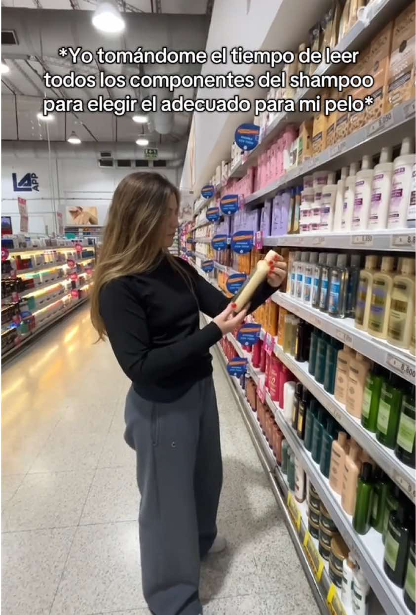 Como elijo el shampoo yo vs mi novio #humor #humortiktok 