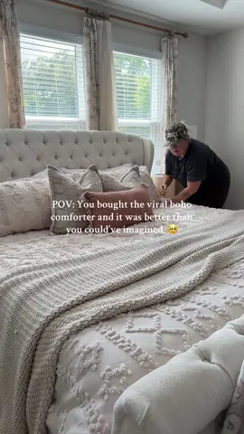 Get the California king if you have a king! Trust me. The oversized look is EVERYTHING 😍 @Bedsure #comforter #comforterset #bohocomforter #bedsure #tiktokshoprestock 