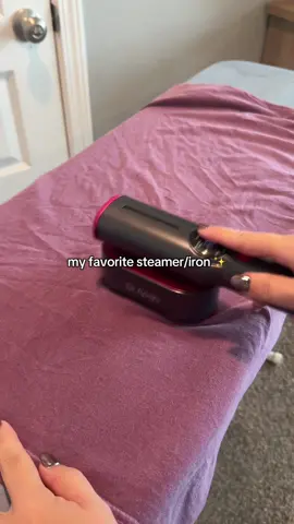 This steam iron is perfect especially when you’re traveling! #steamer #iron #steamiron #drflash #portablesteamer 