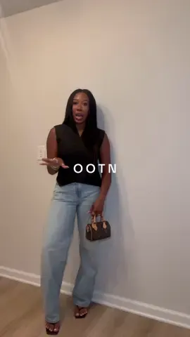 can someone help me understand why the voice changes when the camera comes on ah wthelllly😭  #ootn #dinneroutfit #denimoutfit 