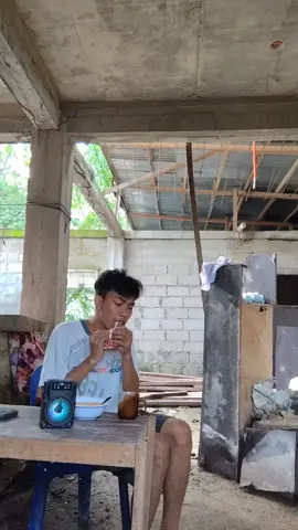 Iba talaga pag pang 90s na song mapapa sayaw ka talaga  #viral #video #foryourpage #Viral #comediantingmuslim 
