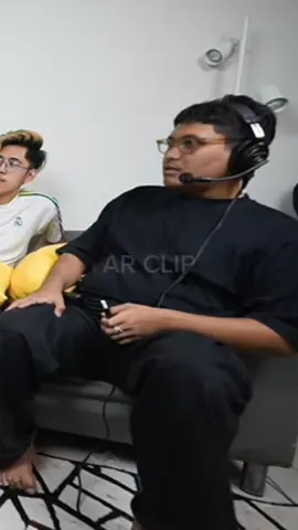 cerita bang upi ketemu teh deul,tpi kenapa ending nya ditimpa lampu anjir 🤣🤣 lucu banget.@luthfihalimawan42 @CrispyCendy @fachriannr @xxknjt @nadhilrz #lutfihalimawan #crispycendy #GUAVAAA #xxknjtclips 