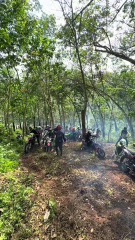 Panglima tni trail adventure Pesawaran-lampung mantap🔥🙌🏻 @Jhon mx store #jhonmx88 #klx140 #trailadventureindonesia 