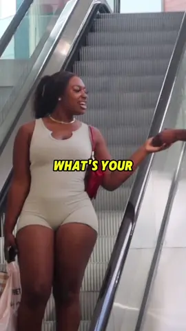 Escalator Prank on baddie😂 #prank #fyp #escalator 
