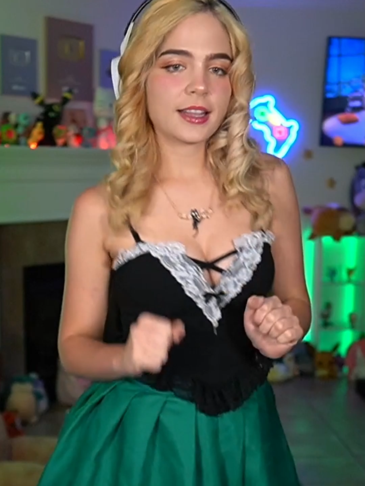 Staryuuki duri duri rubia  verde de mexico 💚🖤 2  @staryuukiii Staryuuki duri duri rubia  verde de mexico 💚🖤2  #staryuukiii #fyp #twitch #dance #kpop