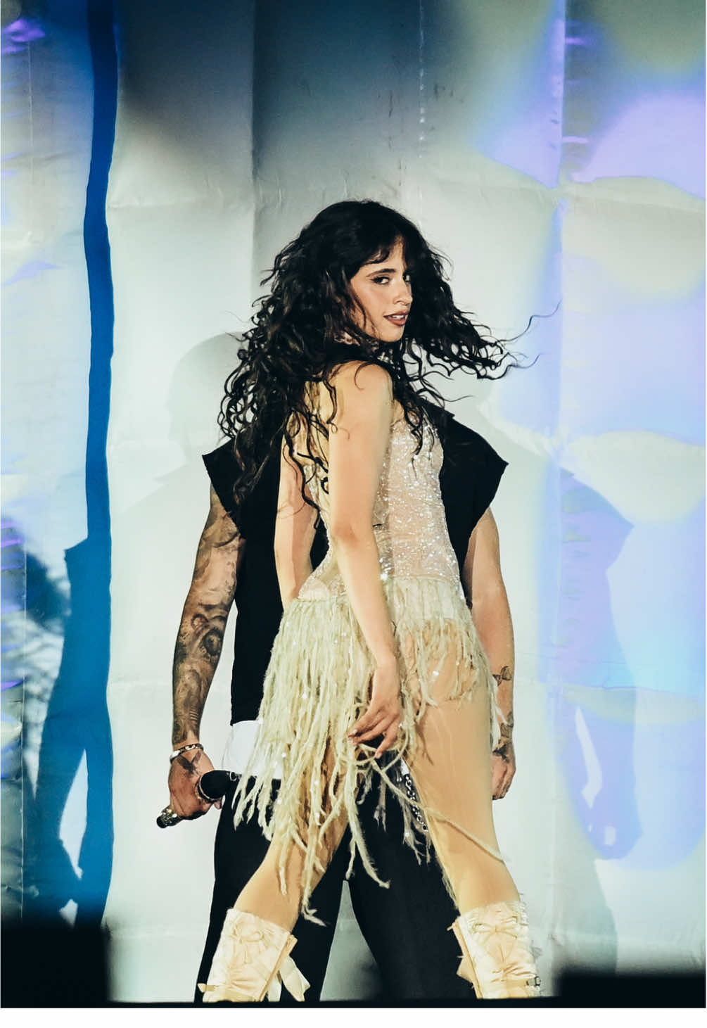 @Camila Cabello desceu do palco para falar com os fãs 🥹🤏 #CamilaCabelloNoMultishow #TheTownNoMultishow #TheTown2025 #FestivalNoTiktok #bastidores 