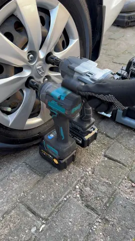 Built Like a Tank! 1000N.m Torque + Dual Batteries + Every Accessory You Need! #powertools #impactwrench #electricwrench #tools #wrench 