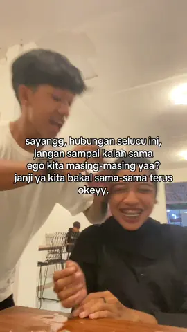 aslinya lebih bucin ini dia #makasihyasayang #loveyou #lovestory #couplecomedy 