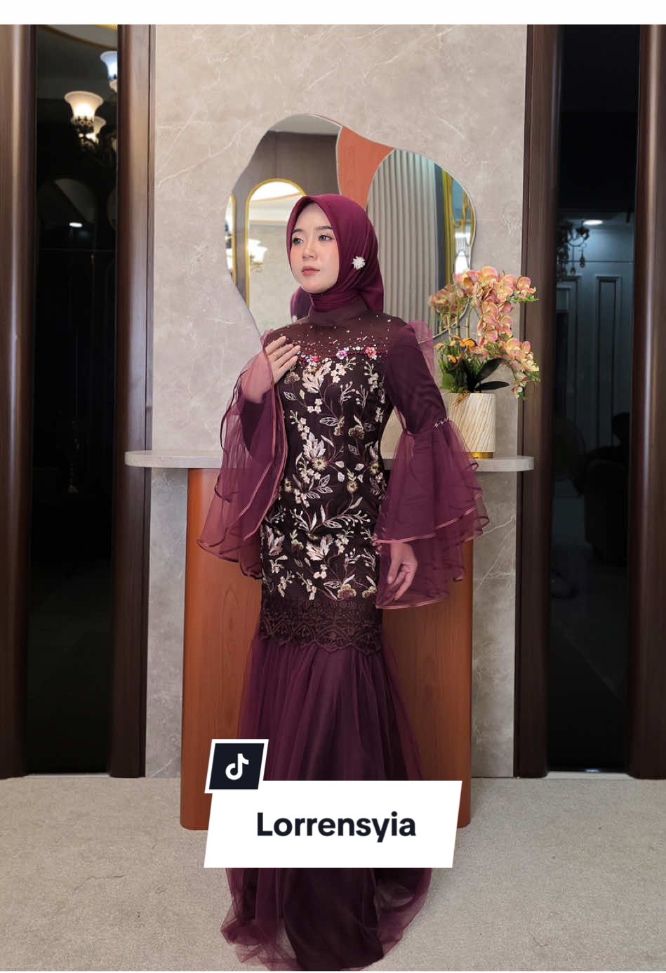 the beauty of Lorrensyia Burgundy ❤️ #dresscantik #newcollection #lorresnyiadress #lorresnyiadwiwarna 