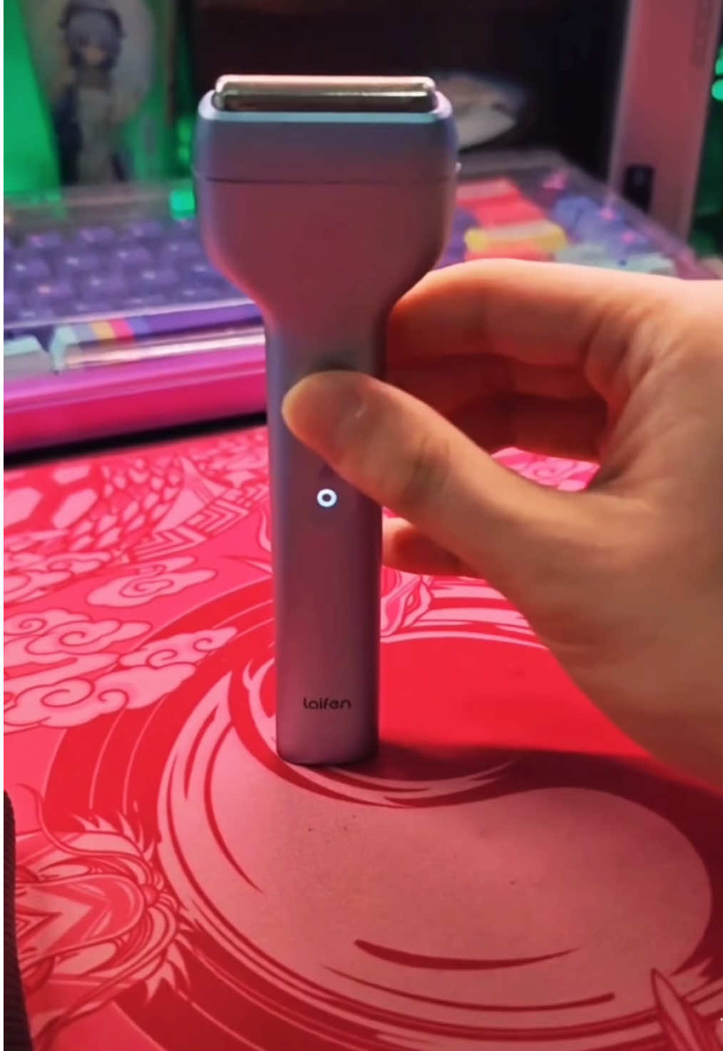 The Leifen T1 PRO razor is a shaver with a top-notch texture. It features a metal body, a smooth feel and is easy to operate#household #family 