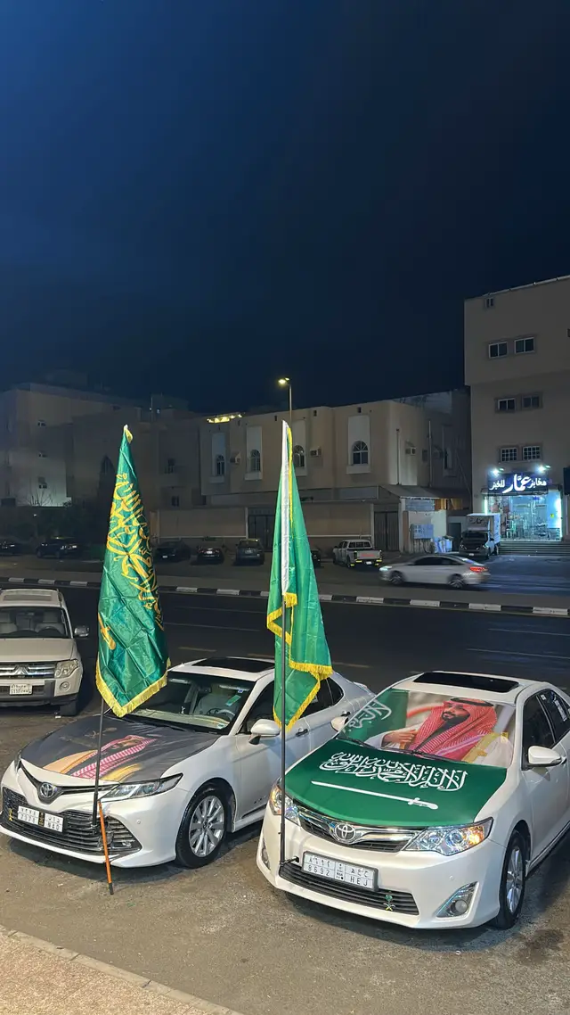 متوفر علم الكبوت وعلم الشنكار مع القاعدة لجميع السيارات #يوم_الوطني95🇸🇦 #السعودية #اكسبلورexplore #الشوقيه_مكه#capcut 