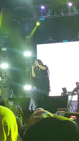 Waktu majalengka bagian menggalau @Bernadya 🥰🔥 #fyppppppppppppppppppppppp #masukberandafyp #bernadya #hiphoriafest2025 #yonifgaluhtaruna321majalengka 