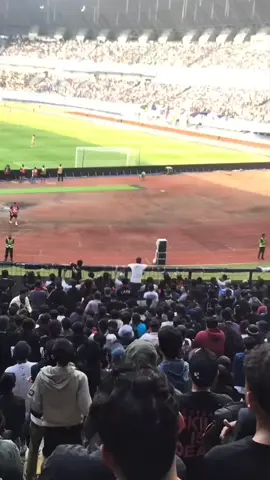 bye bye 1-0ser persib bandung bring you down 😜👋🏻 #persib #persibbandung #bobotoh #southside #casual