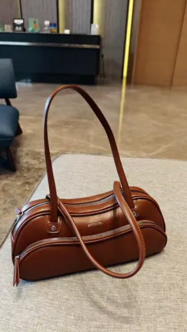 jatuh cinta banget sama tas ini#taswanita #shoulderbag #bostanten 