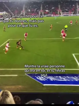 Montre la vraie personne qui est en toi, et tu finiras seul. 